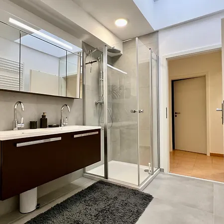 Vonmos Apartment